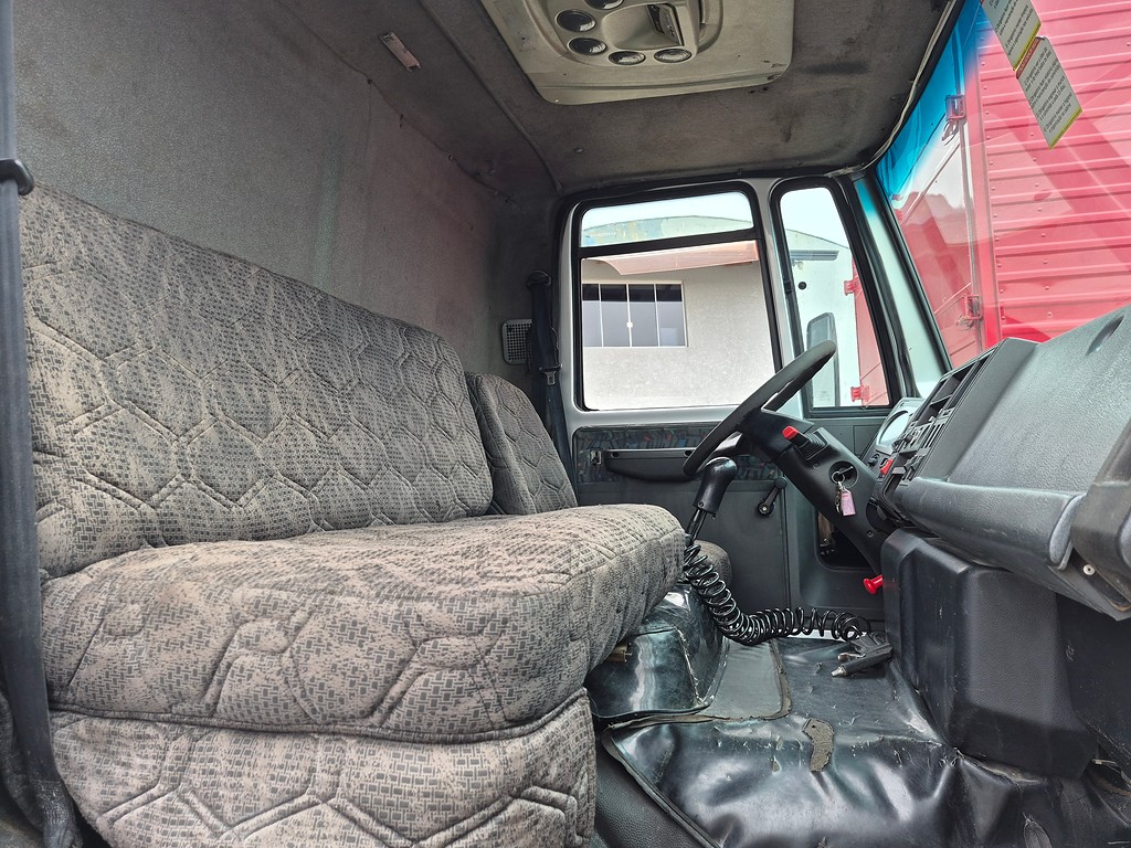 Caminhão FORD CARGO 2428 Guincho Munck ANO 2010 de Oto Junior Caminhões no Paraná