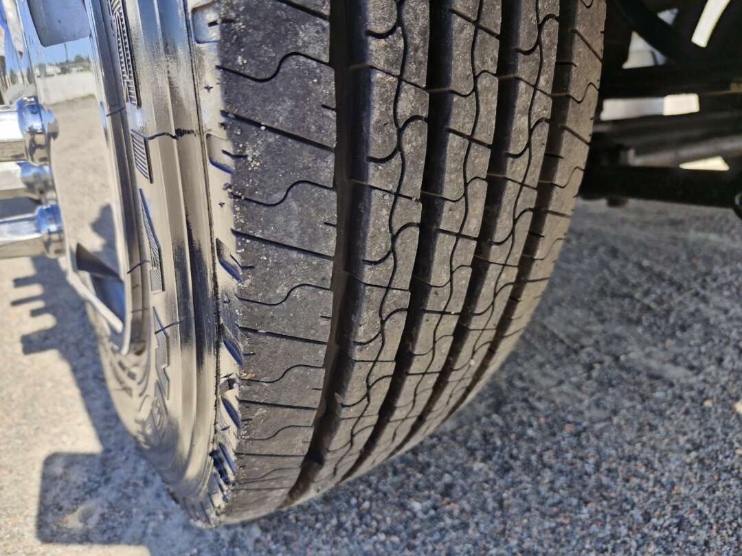 Caminhão VOLKSWAGEN VW 9170 Baú Furgão ANO 2019 de Oto Junior Caminhões no Paraná