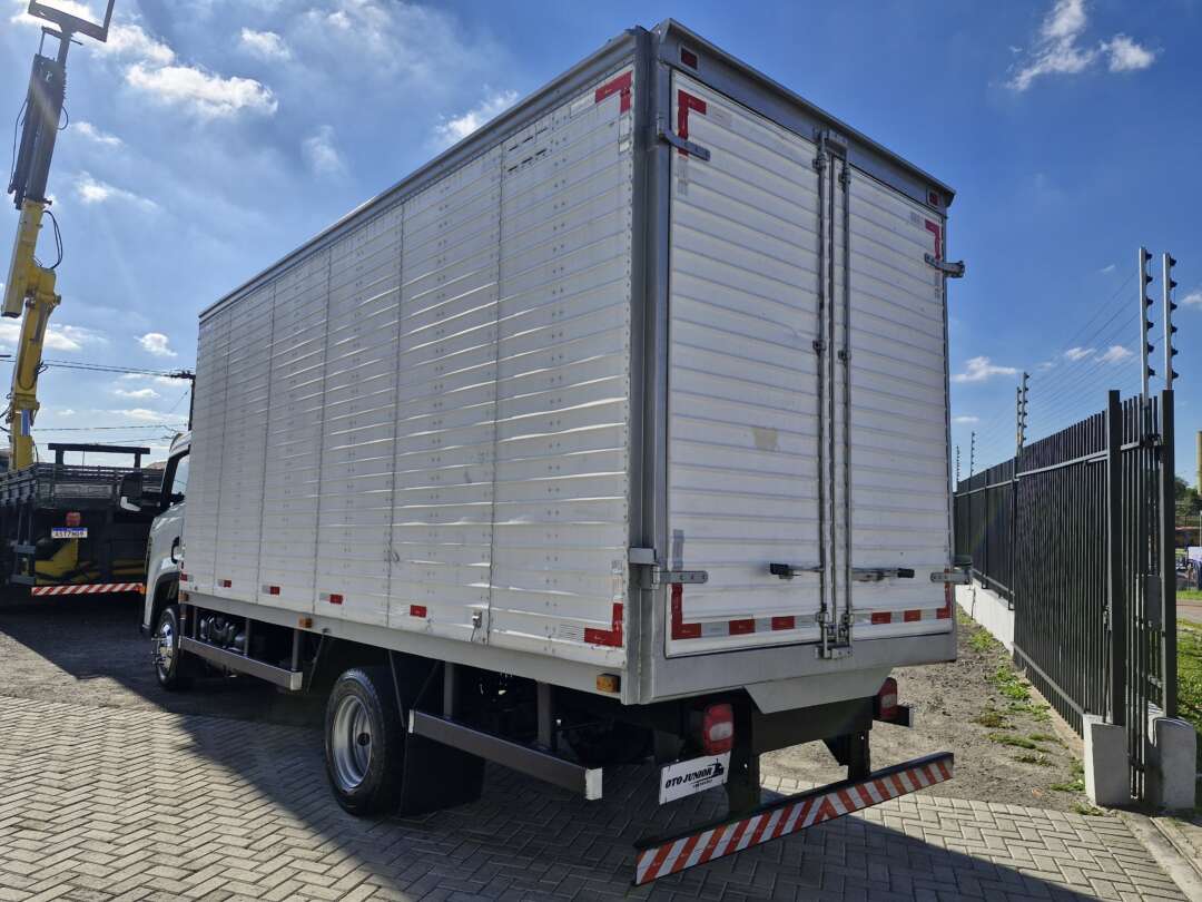 Caminhão VOLKSWAGEN VW 9170 Baú Furgão ANO 2019 de Oto Junior Caminhões no Paraná