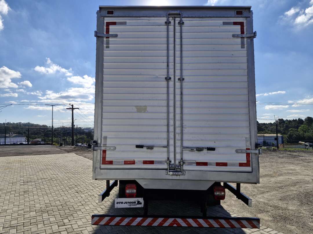 Caminhão VOLKSWAGEN VW 9170 Baú Furgão ANO 2019 de Oto Junior Caminhões no Paraná