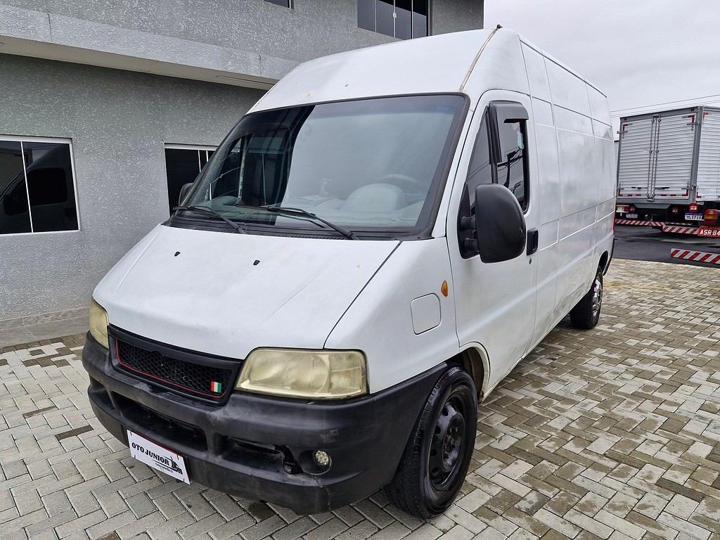 Caminhão ·UTILITÁRIO PEUGEOT BOCER 2.3 FURGÃO LONGO Outras ANO 2010