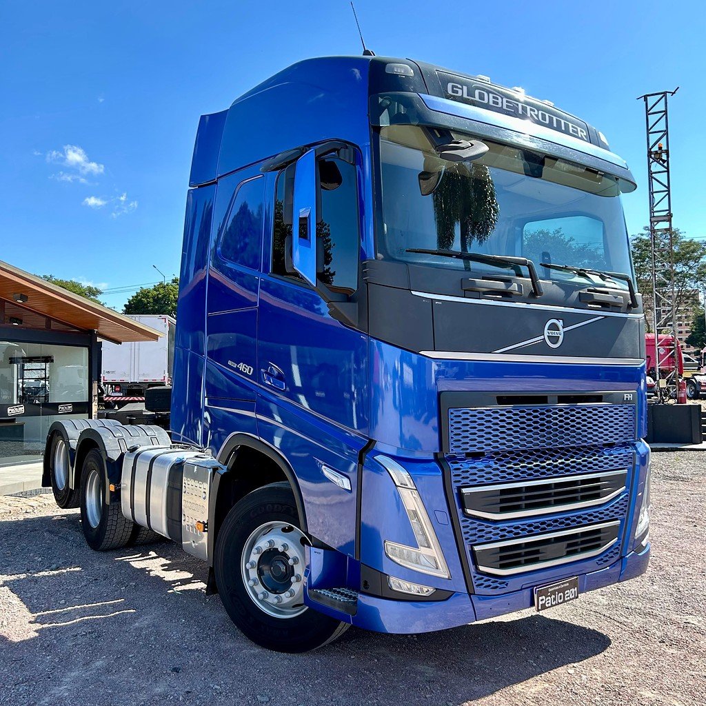 Caminhão VOLVO FH 460 Cavalo Mecânico ANO 2022 de Patio 201 Caminhoes e Carretas no Paraná