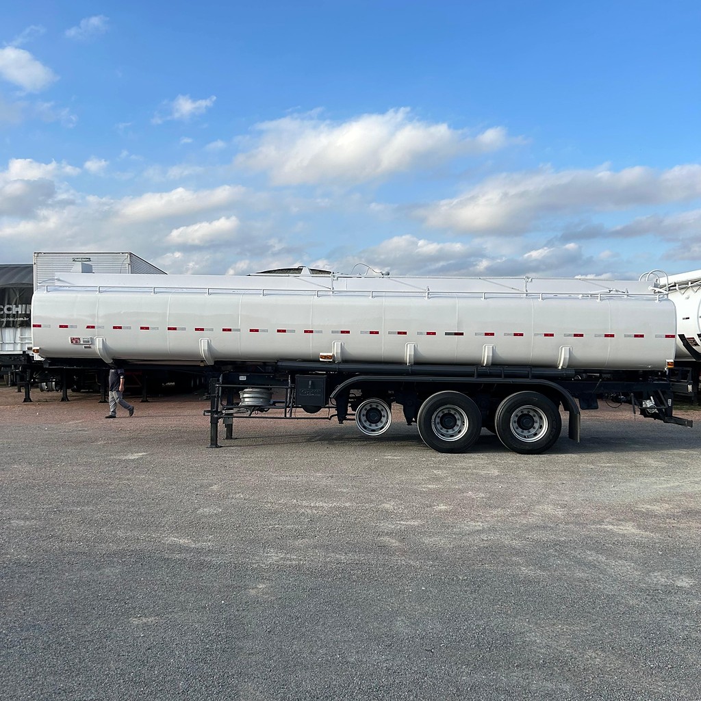 Carreta SEMI-REBOQUE TANQUE ACO Gotti ANO 1999 3 Eixos de Patio 201 Caminhoes e Carretas no Paraná