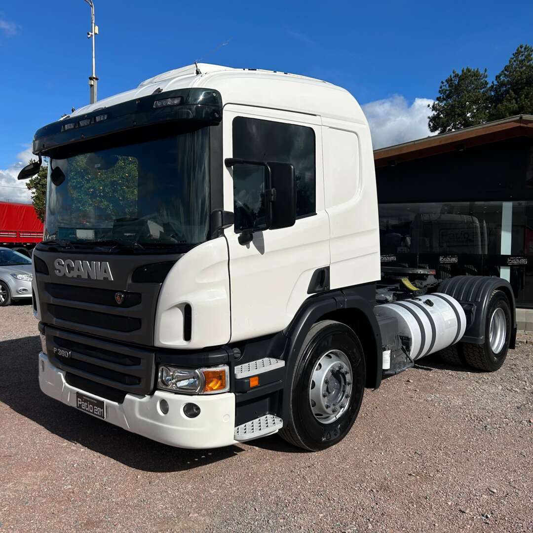 Caminhão SCANIA P360 Cavalo Mecânico ANO 2013 de Patio 201 Caminhoes e Carretas no Paraná