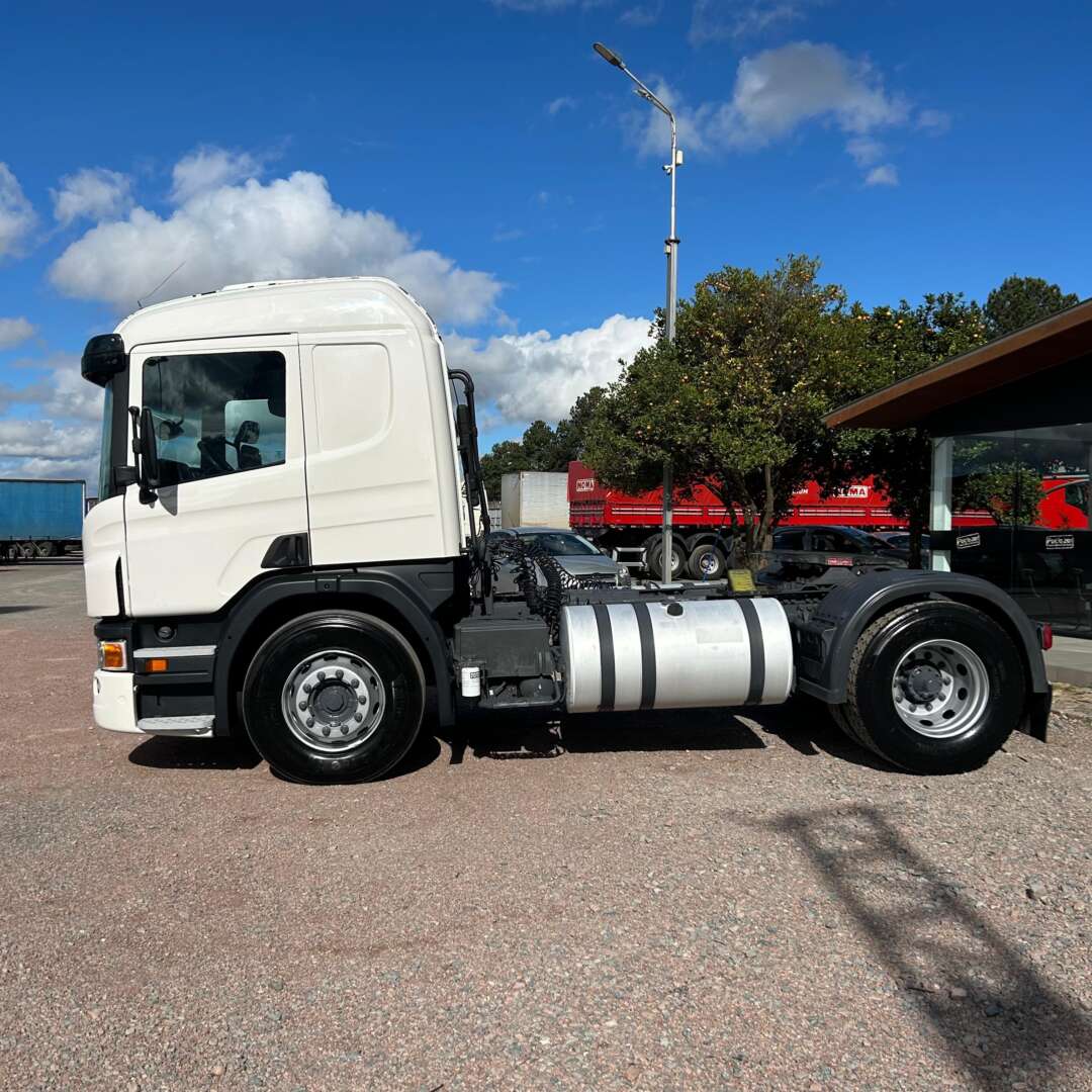 Caminhão SCANIA P360 Cavalo Mecânico ANO 2013 de Patio 201 Caminhoes e Carretas no Paraná