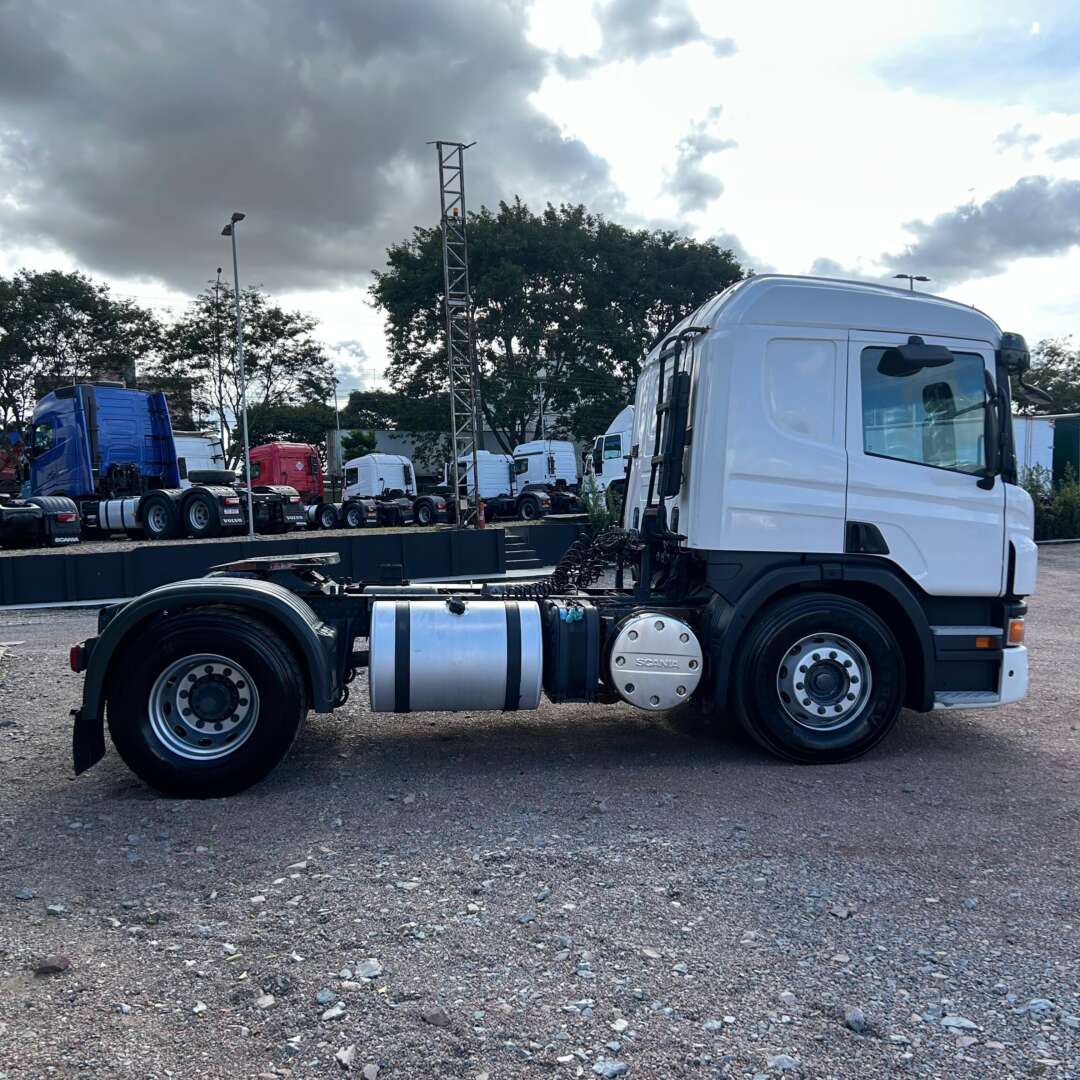 Caminhão SCANIA P360 Cavalo Mecânico ANO 2013 de Patio 201 Caminhoes e Carretas no Paraná