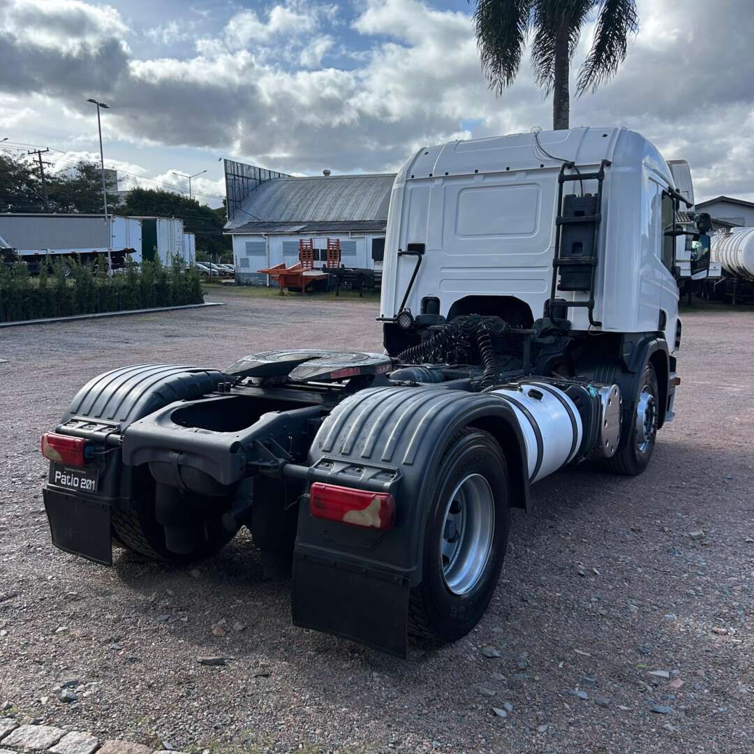 Caminhão SCANIA P360 Cavalo Mecânico ANO 2013 de Patio 201 Caminhoes e Carretas no Paraná