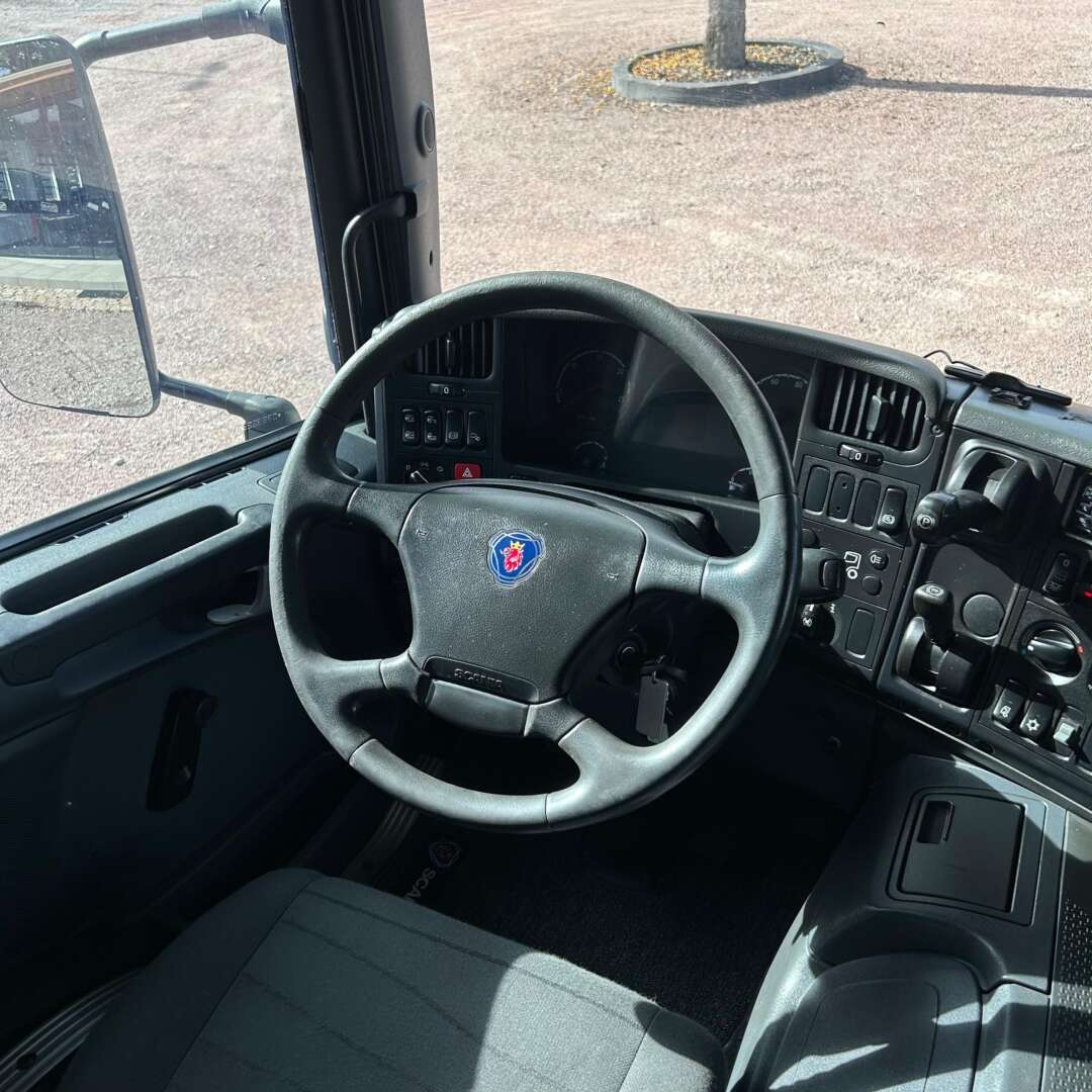 Caminhão SCANIA P360 Cavalo Mecânico ANO 2013 de Patio 201 Caminhoes e Carretas no Paraná