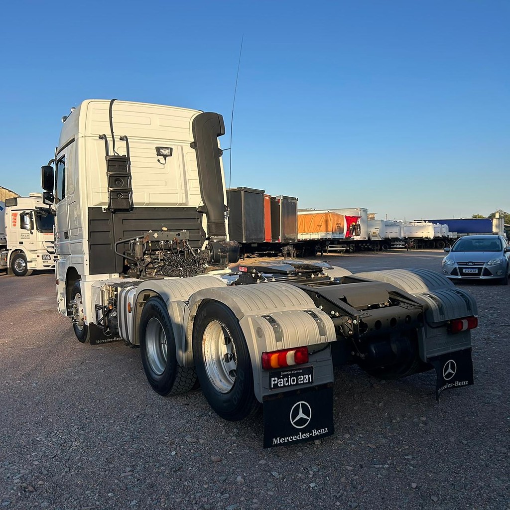 Caminhão MERCEDES BENZ MB 2546 Cavalo Mecânico ANO 2020 de Patio 201 Caminhoes e Carretas no Paraná