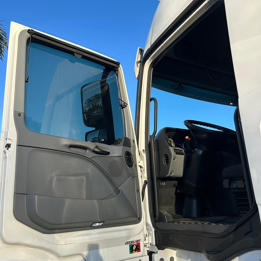 Caminhão MERCEDES BENZ MB 2546 Cavalo Mecânico ANO 2020 de Patio 201 Caminhoes e Carretas no Paraná