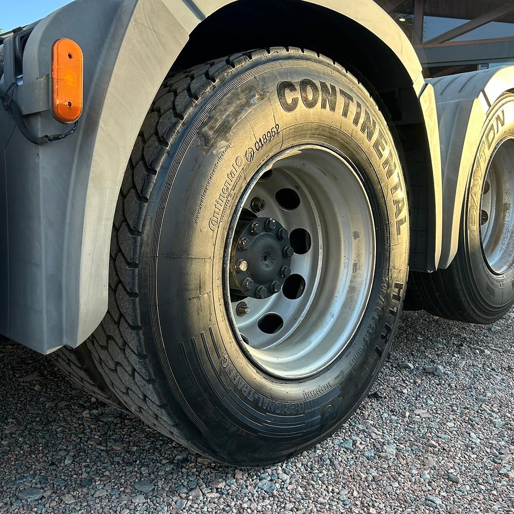 Caminhão MERCEDES BENZ MB 2546 Cavalo Mecânico ANO 2020 de Patio 201 Caminhoes e Carretas no Paraná