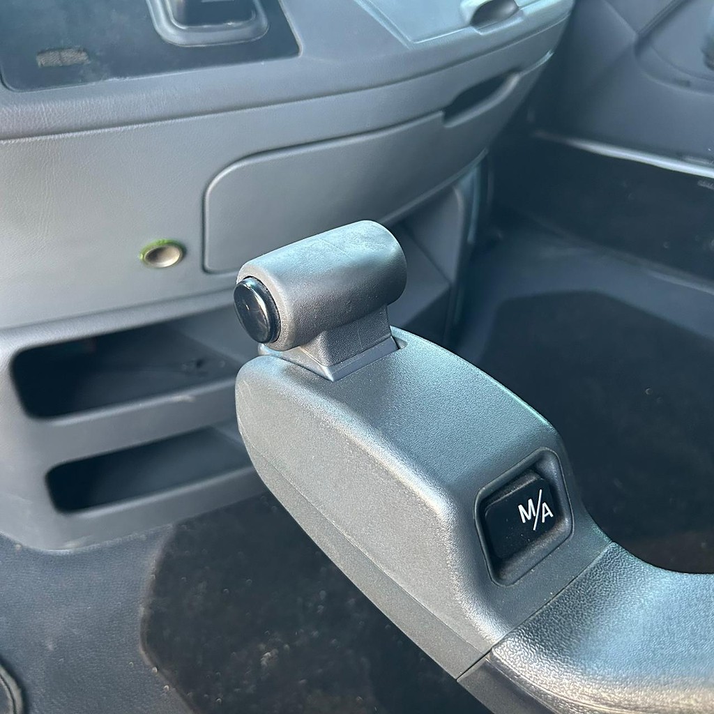 Caminhão MERCEDES BENZ MB 2546 Cavalo Mecânico ANO 2020 de Patio 201 Caminhoes e Carretas no Paraná