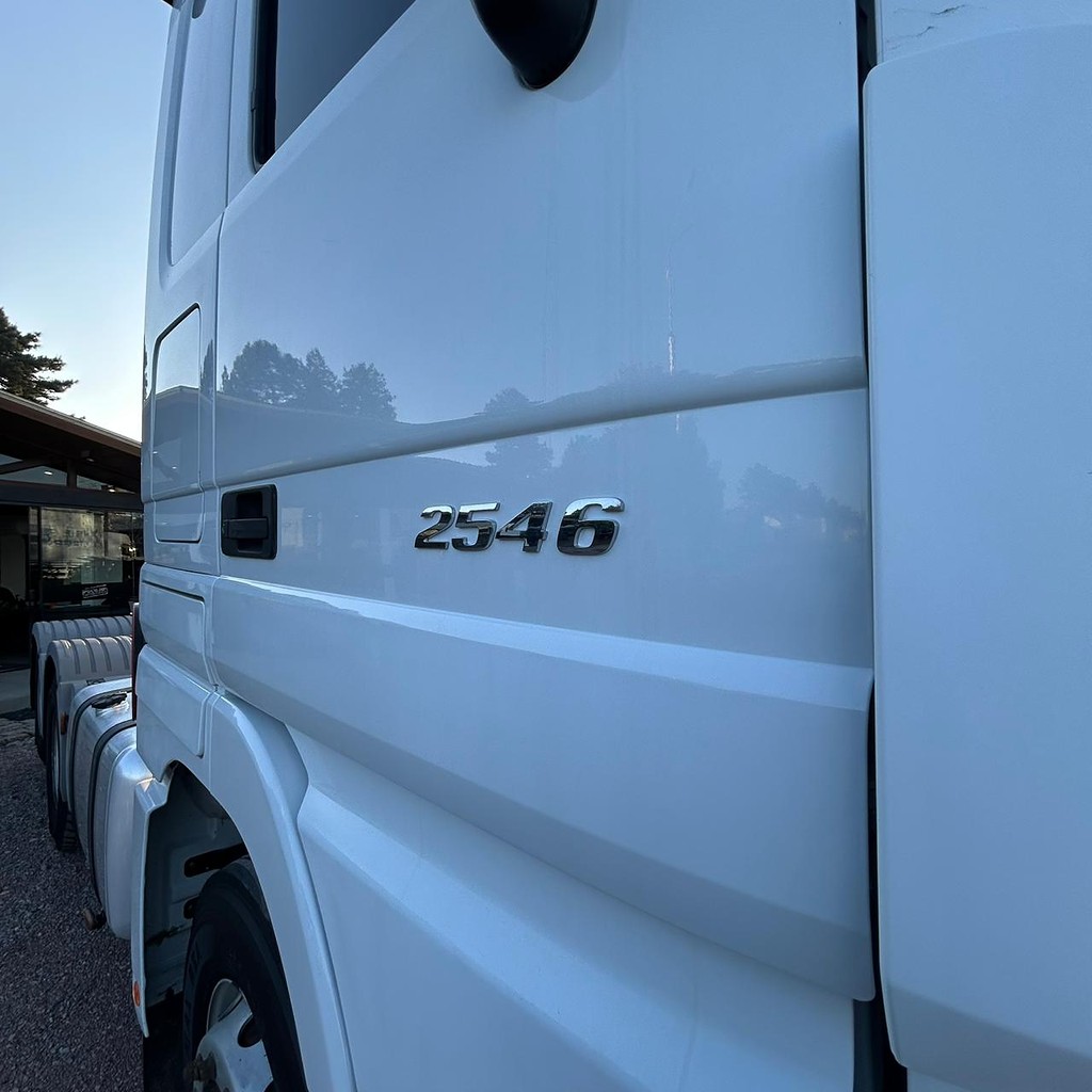 Caminhão MERCEDES BENZ MB 2546 Cavalo Mecânico ANO 2020 de Patio 201 Caminhoes e Carretas no Paraná