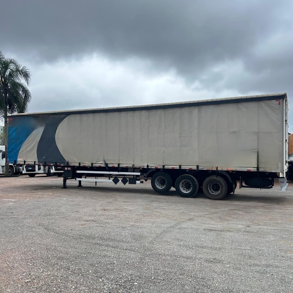 Carreta SEMI-REBOQUE BAU SIDER São Pedro ANO 2020 3 Eixos de Patio 201 Caminhoes e Carretas no Paraná