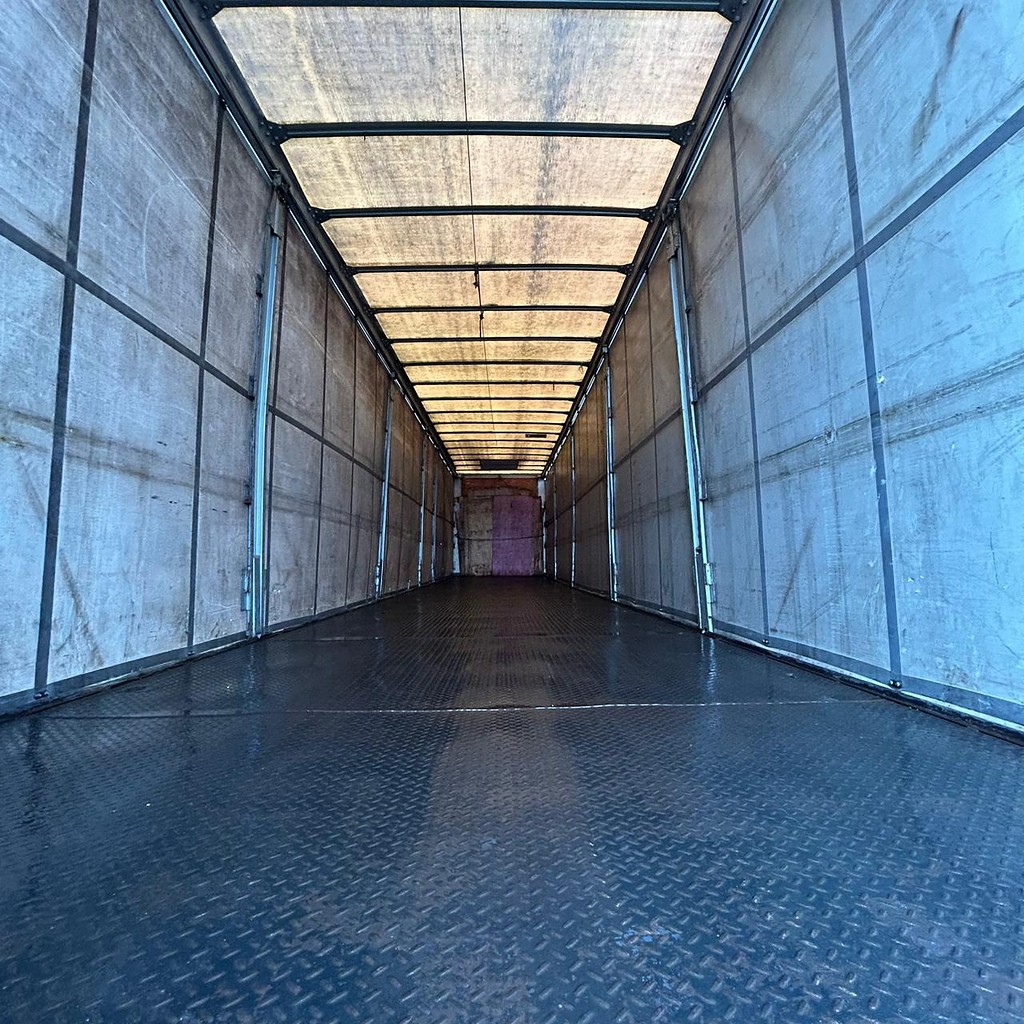 Carreta SEMI-REBOQUE BAU SIDER São Pedro ANO 2020 3 Eixos de Patio 201 Caminhoes e Carretas no Paraná