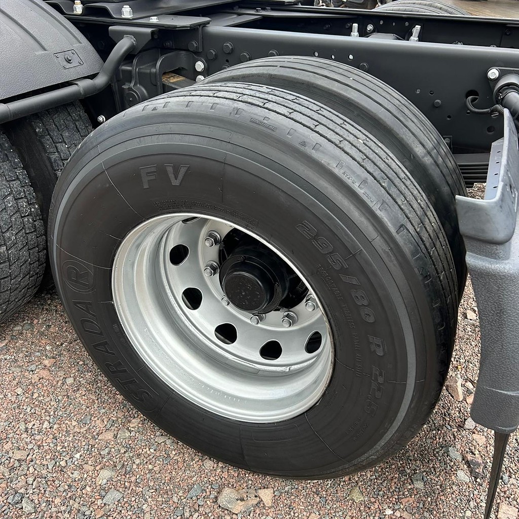 Caminhão VOLKSWAGEN VW 25420 Cavalo Mecânico ANO 2020 de Patio 201 Caminhoes e Carretas no Paraná