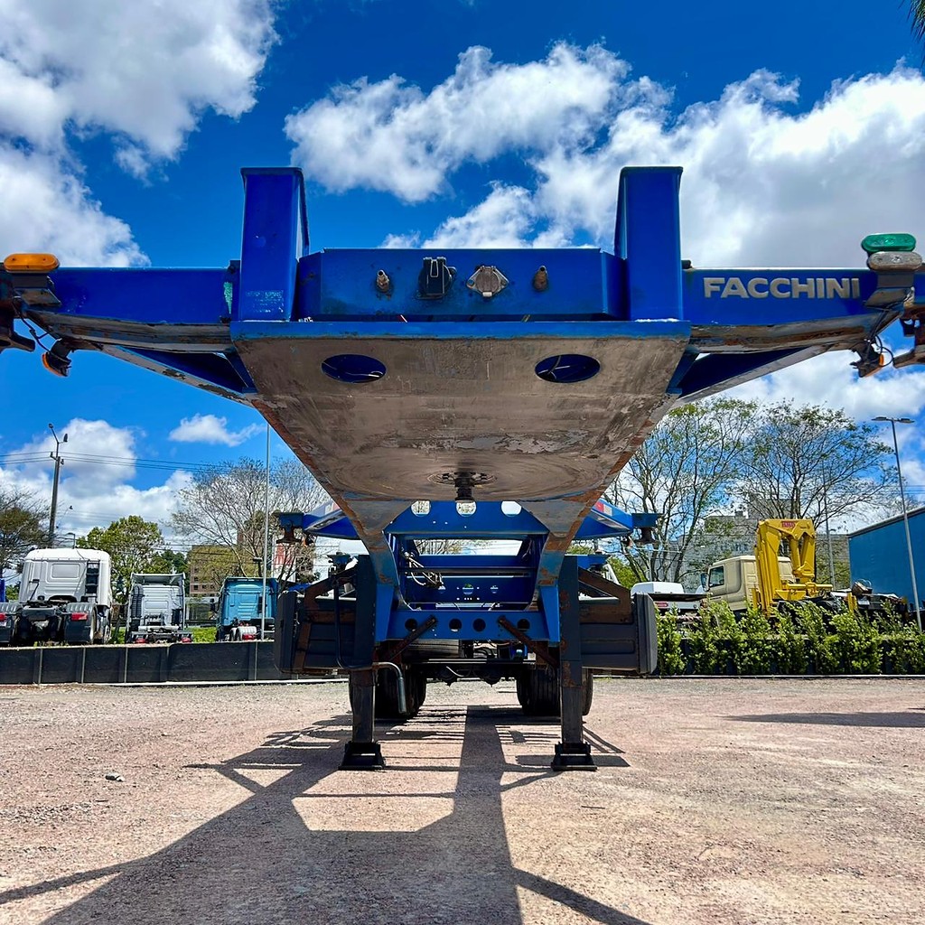 Carreta Bug Porta Container C/pneus Facchini 2018 Conteiner de Patio 201 Caminhoes e Carretas no Paraná