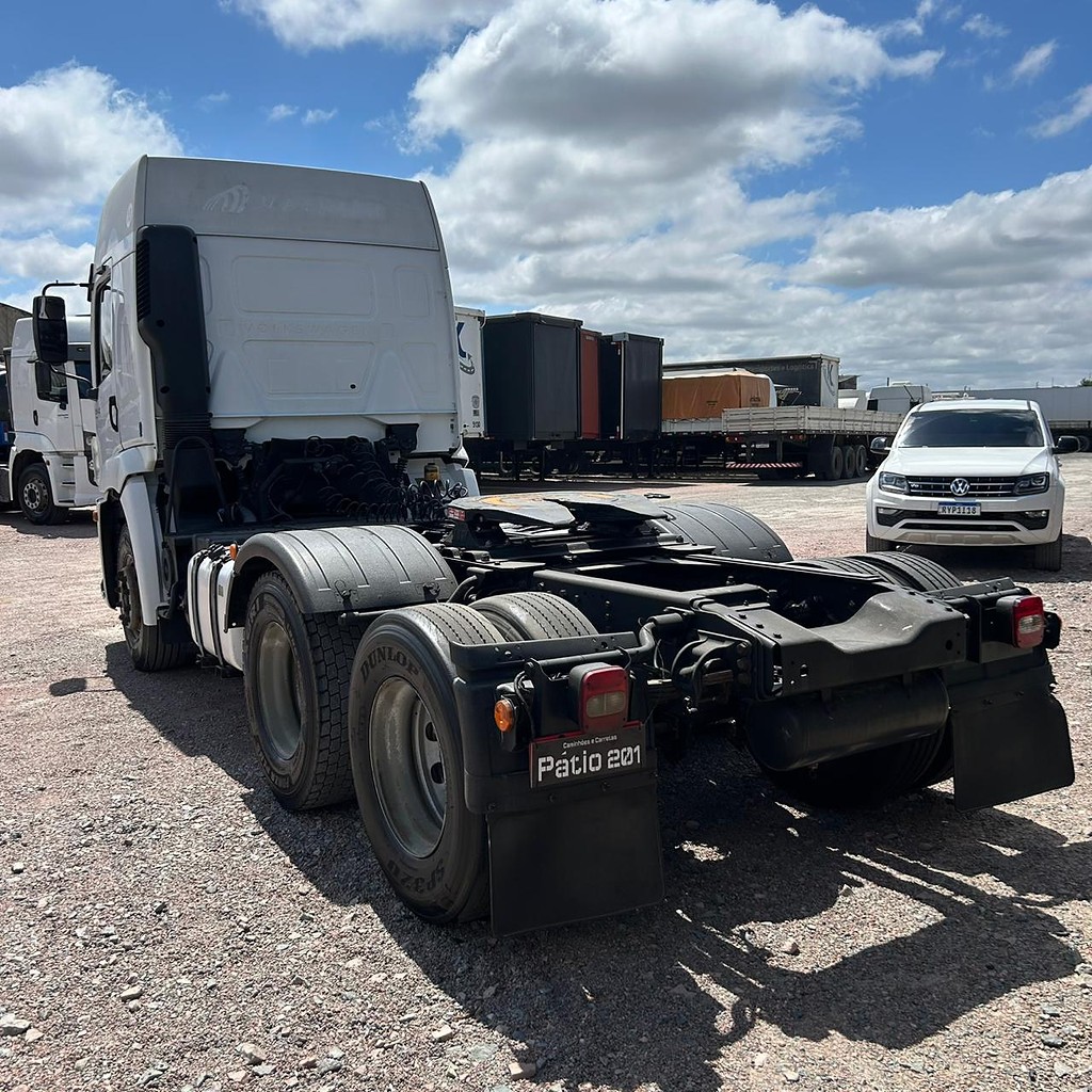 Caminhão VOLKSWAGEN VW 25420 Cavalo Mecânico ANO 2018 de Patio 201 Caminhoes e Carretas no Paraná