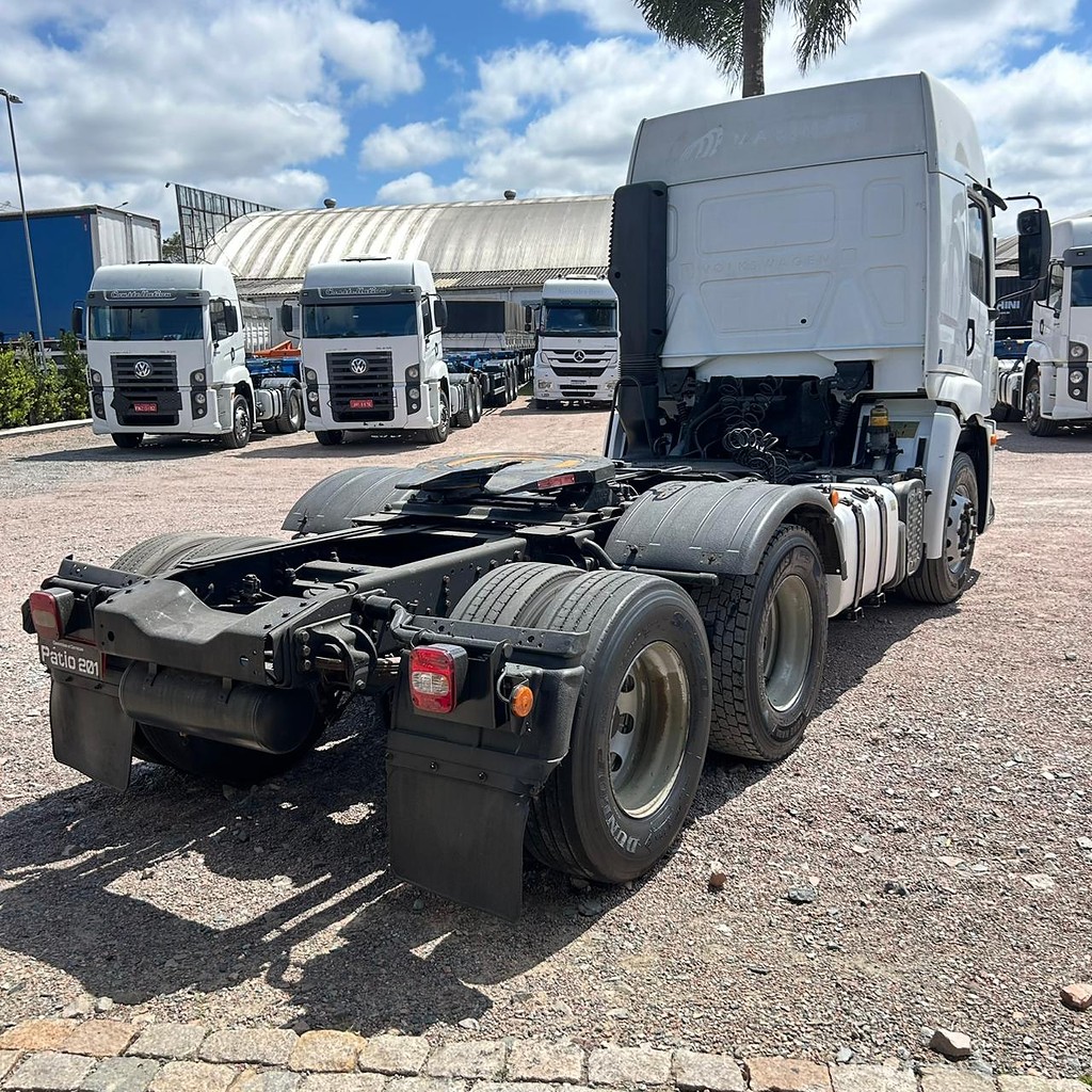 Caminhão VOLKSWAGEN VW 25420 Cavalo Mecânico ANO 2018 de Patio 201 Caminhoes e Carretas no Paraná