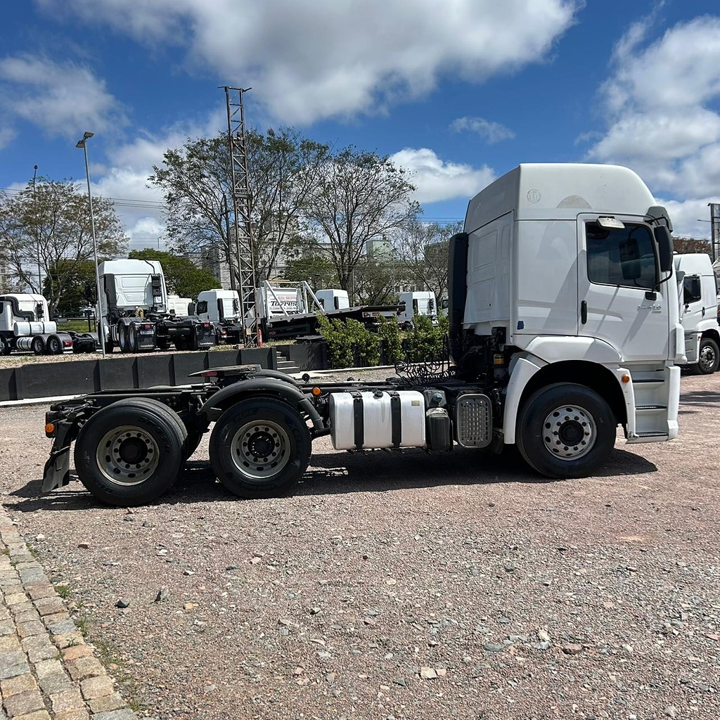 Caminhão VOLKSWAGEN VW 25420 Cavalo Mecânico ANO 2018 de Patio 201 Caminhoes e Carretas no Paraná