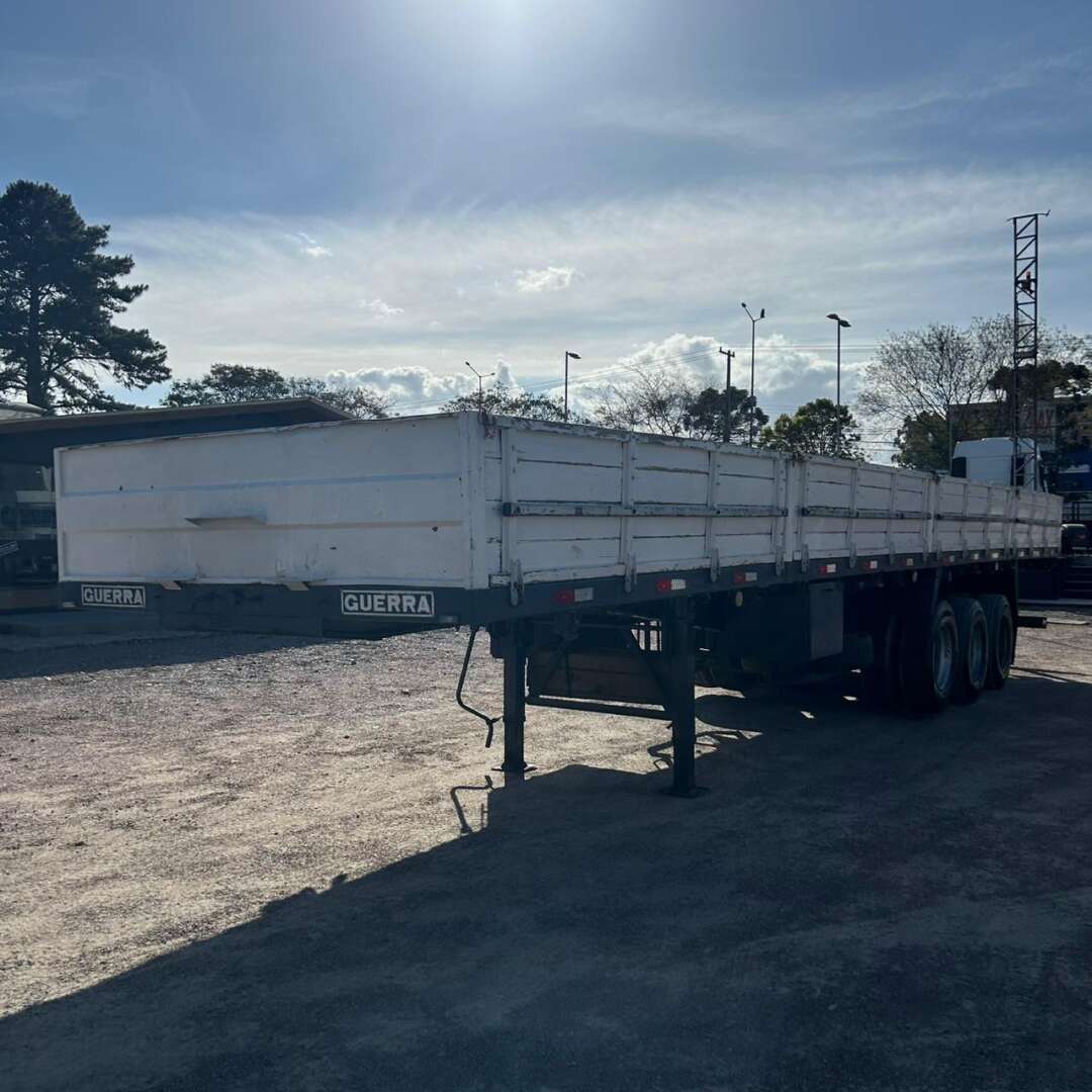 Carreta SEMI-REBOQUE CARGA SECA Guerra ANO 2000 3 Eixos de Patio 201 Caminhoes e Carretas no Paraná