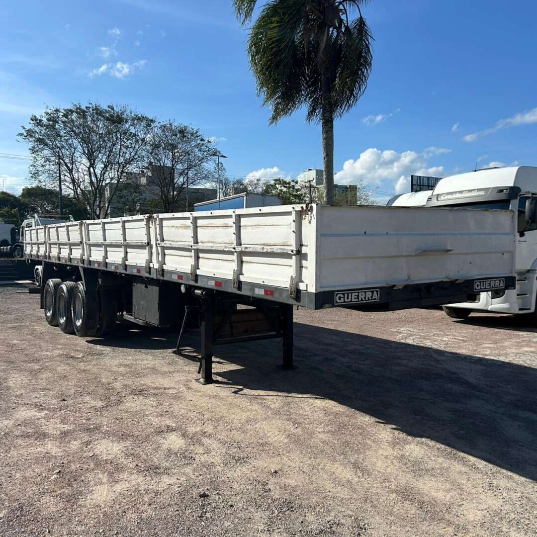 Carreta SEMI-REBOQUE CARGA SECA Guerra ANO 2000 3 Eixos de Patio 201 Caminhoes e Carretas no Paraná