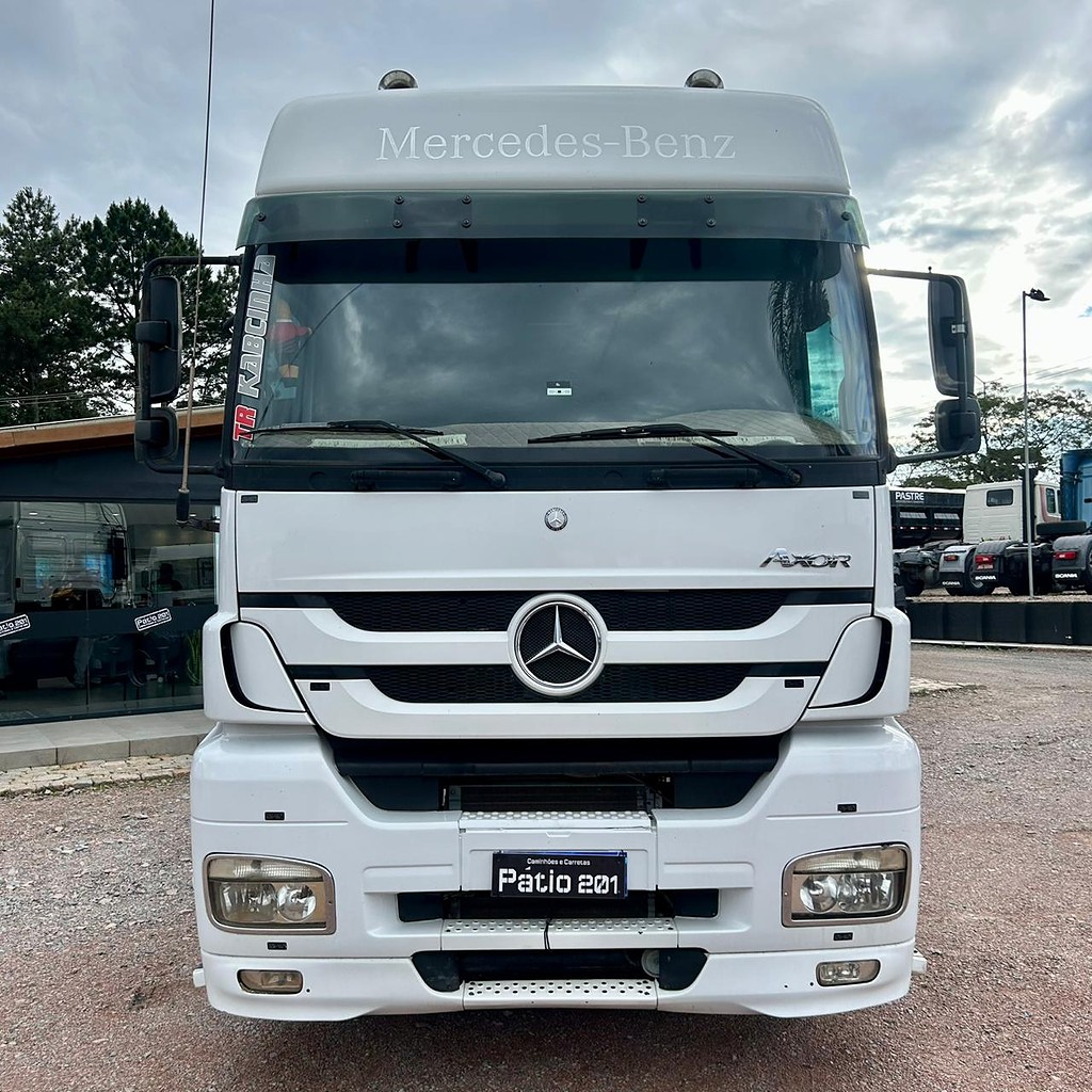Caminhão MERCEDES BENZ MB 2544 Cavalo Mecânico ANO 2014 de Patio 201 Caminhoes e Carretas no Paraná