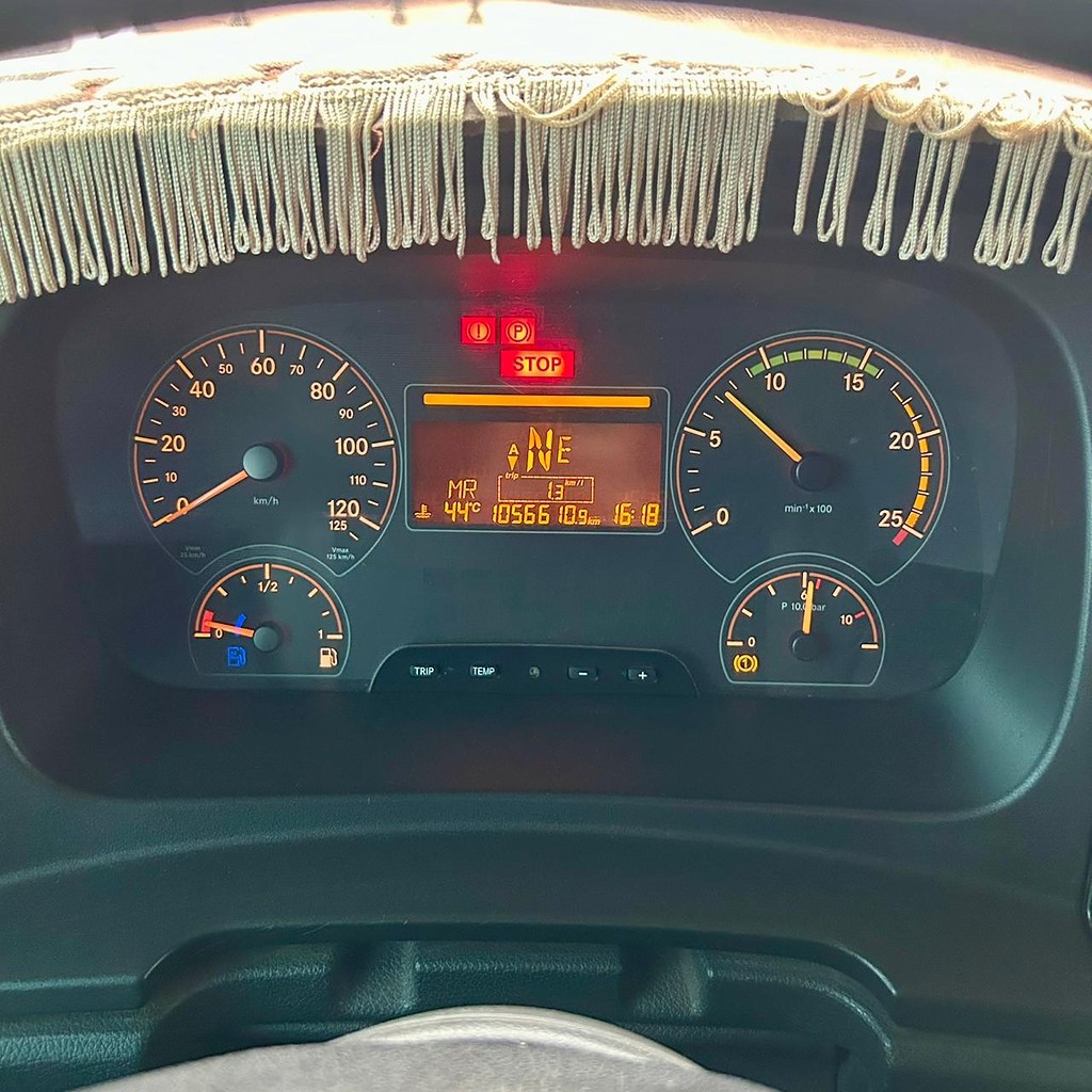 Caminhão MERCEDES BENZ MB 2544 Cavalo Mecânico ANO 2014 de Patio 201 Caminhoes e Carretas no Paraná