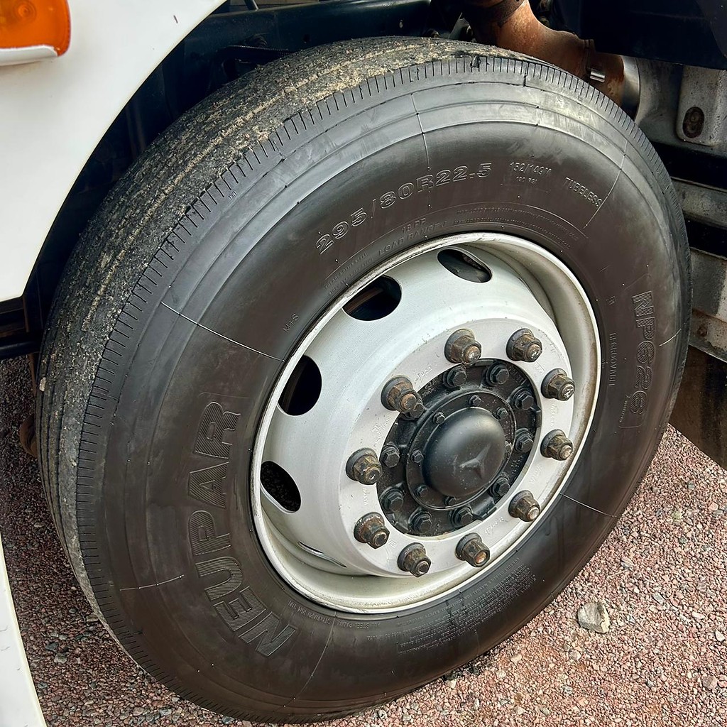 Caminhão MERCEDES BENZ MB 2544 Cavalo Mecânico ANO 2014 de Patio 201 Caminhoes e Carretas no Paraná