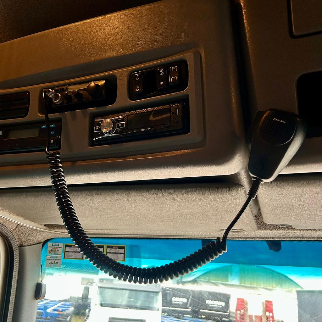 Caminhão MERCEDES BENZ MB 2544 Cavalo Mecânico ANO 2014 de Patio 201 Caminhoes e Carretas no Paraná