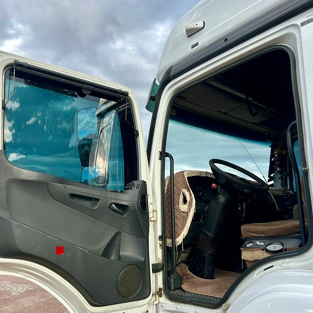 Caminhão MERCEDES BENZ MB 2544 Cavalo Mecânico ANO 2014 de Patio 201 Caminhoes e Carretas no Paraná