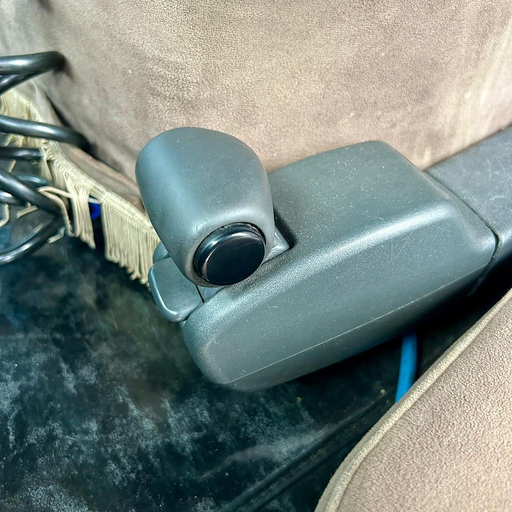 Caminhão MERCEDES BENZ MB 2544 Cavalo Mecânico ANO 2014 de Patio 201 Caminhoes e Carretas no Paraná