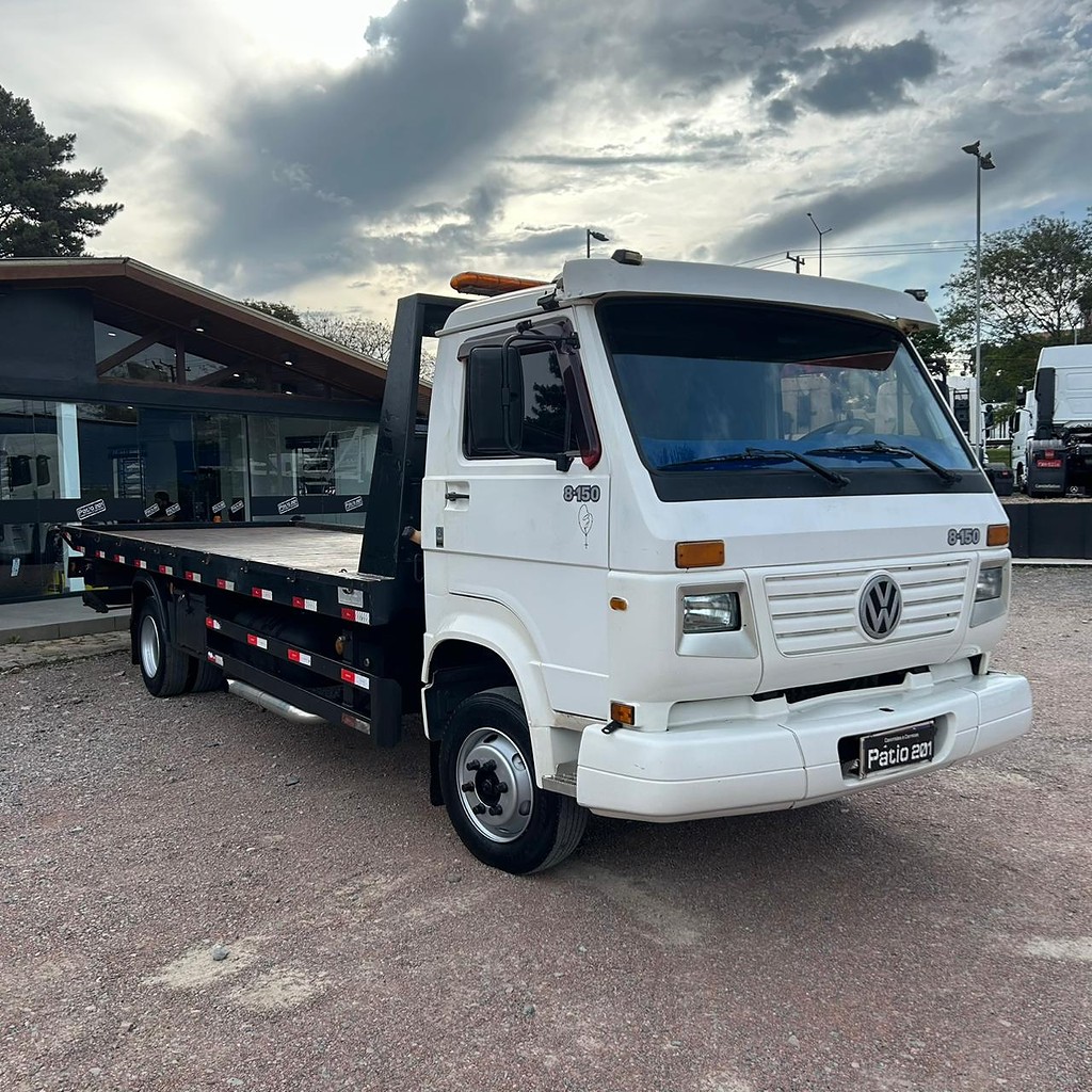 Caminhão VOLKSWAGEN VW 8150 Plataforma Guincho ANO 2003 de Patio 201 Caminhoes e Carretas no Paraná
