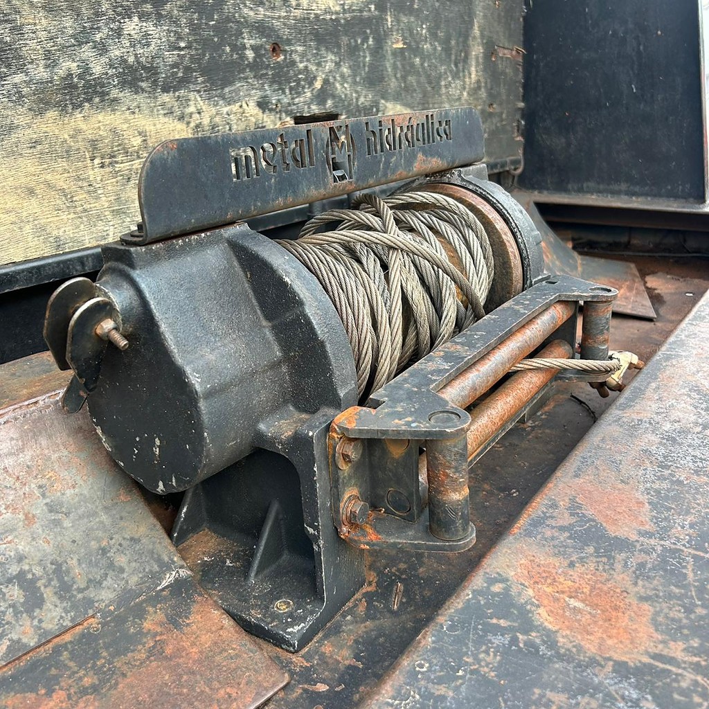 Caminhão VOLKSWAGEN VW 8150 Plataforma Guincho ANO 2003 de Patio 201 Caminhoes e Carretas no Paraná