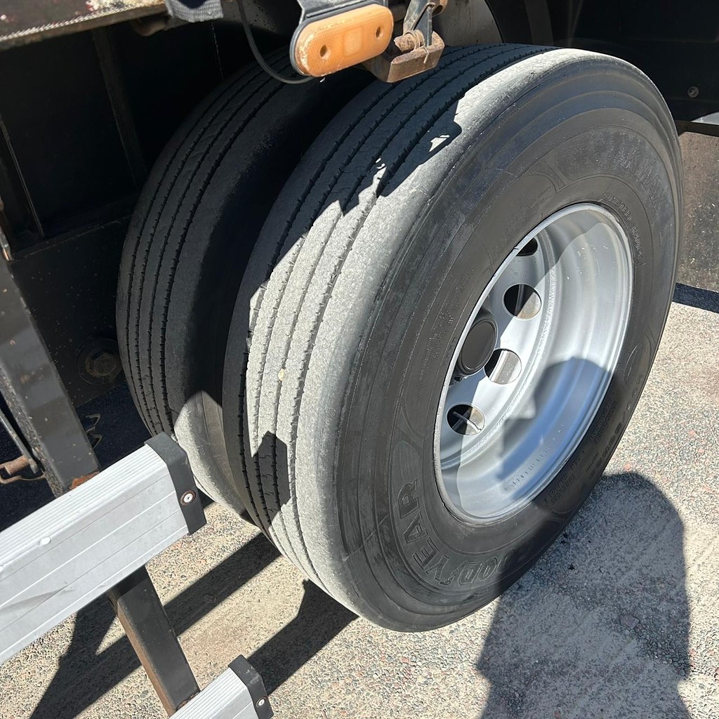 Carreta SEMI-REBOQUE BAU SIDER Schiffer ANO 2016 1+1 Vanderleia de Patio 201 Caminhoes e Carretas no Paraná