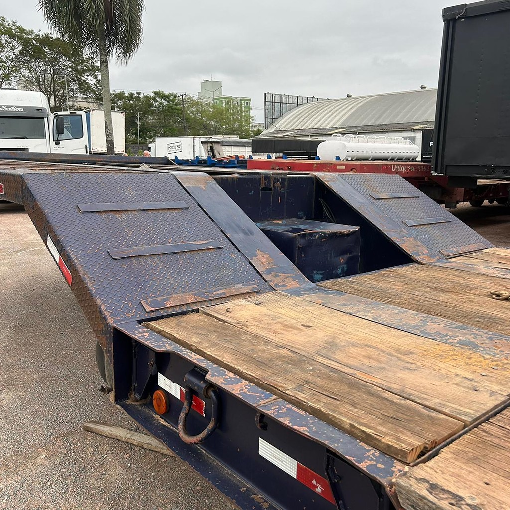 Carreta SEMI-REBOQUE PRANCHA Outros ANO 2011 3 Eixos de Patio 201 Caminhoes e Carretas no Paraná