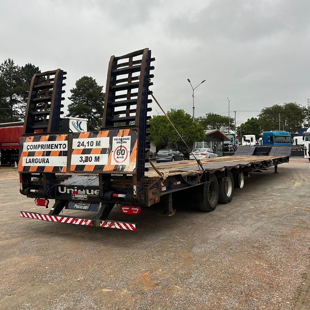 Carreta SEMI-REBOQUE PRANCHA Outros ANO 2011 3 Eixos de Patio 201 Caminhoes e Carretas no Paraná