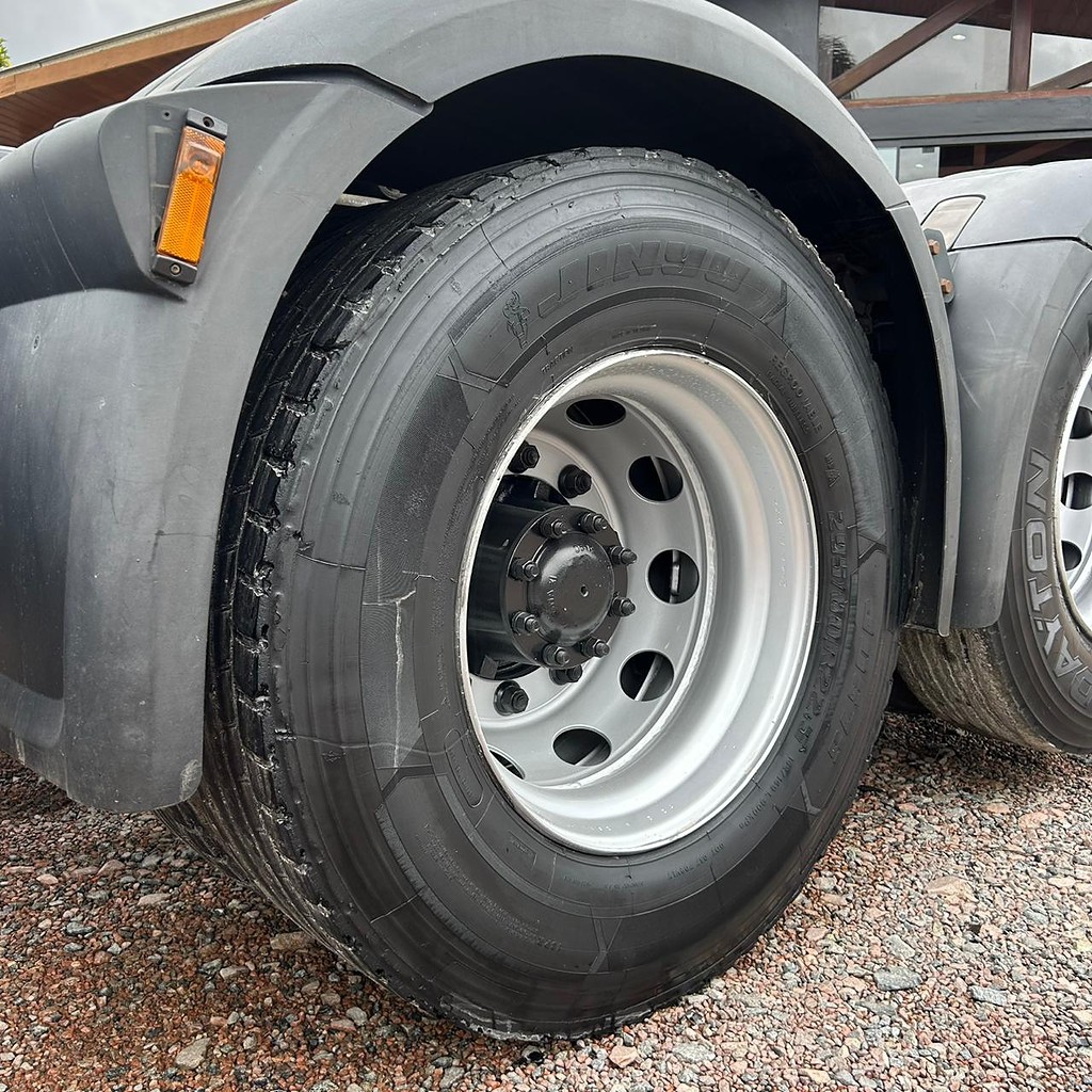 Caminhão DAF XF105 460 Cavalo Mecânico ANO 2020 de Patio 201 Caminhoes e Carretas no Paraná