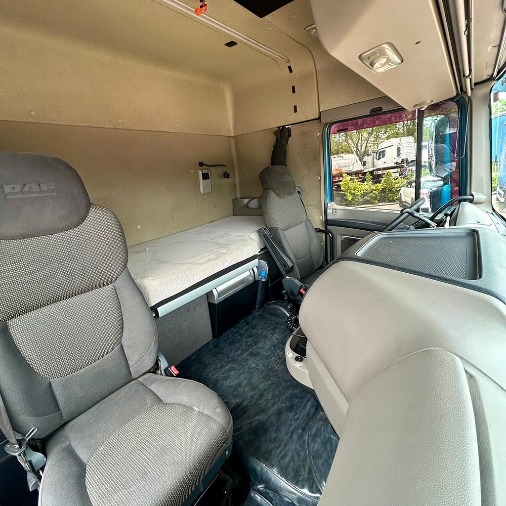 Caminhão DAF XF105 460 Cavalo Mecânico ANO 2020 de Patio 201 Caminhoes e Carretas no Paraná