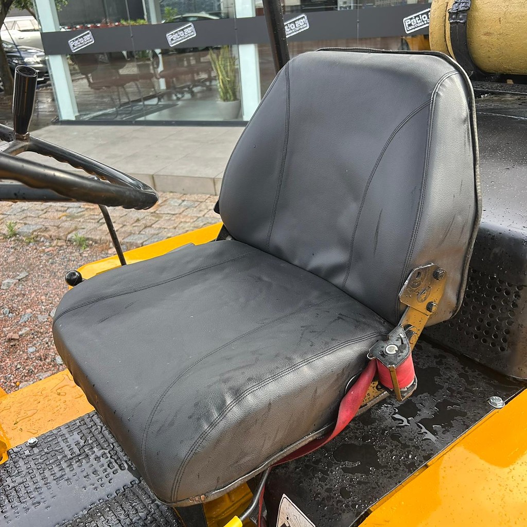 EMPILHADEIRA HYSTER H80.J ANO 1990 de Patio 201 Caminhoes e Carretas no Paraná