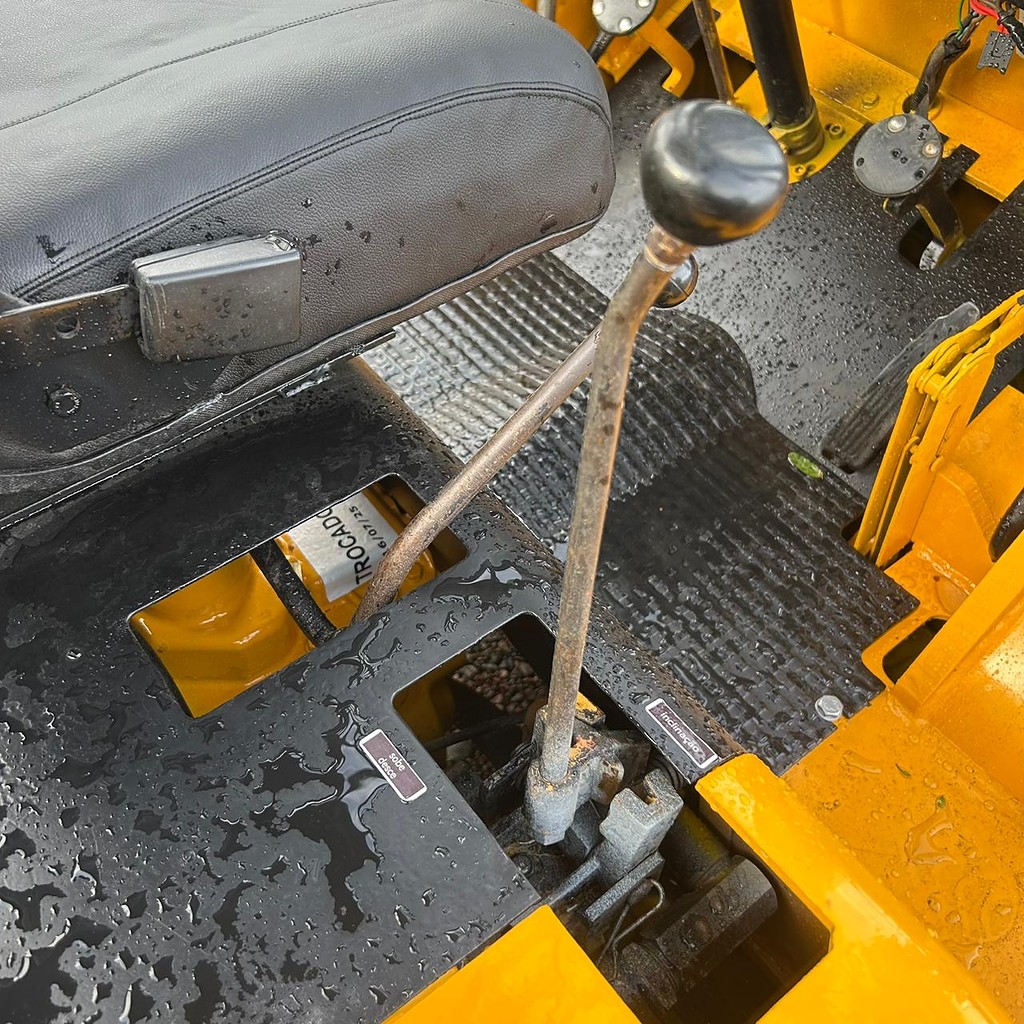 EMPILHADEIRA HYSTER H80.J ANO 1990 de Patio 201 Caminhoes e Carretas no Paraná