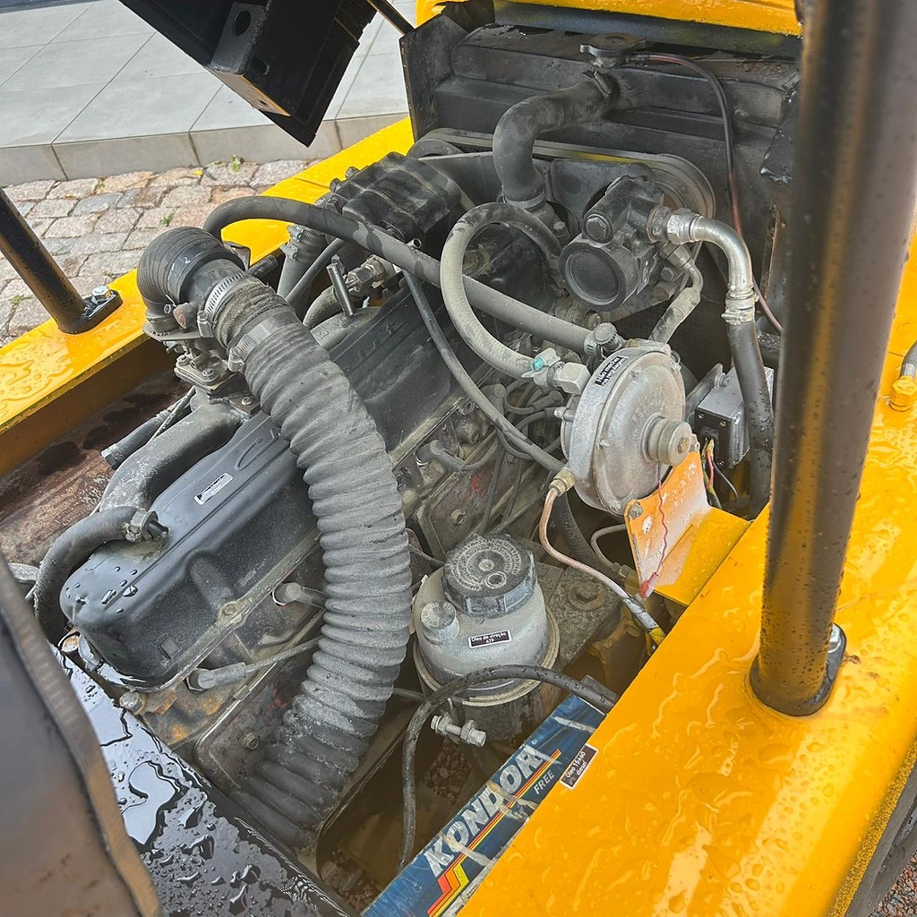 EMPILHADEIRA HYSTER H80.J ANO 1990 de Patio 201 Caminhoes e Carretas no Paraná