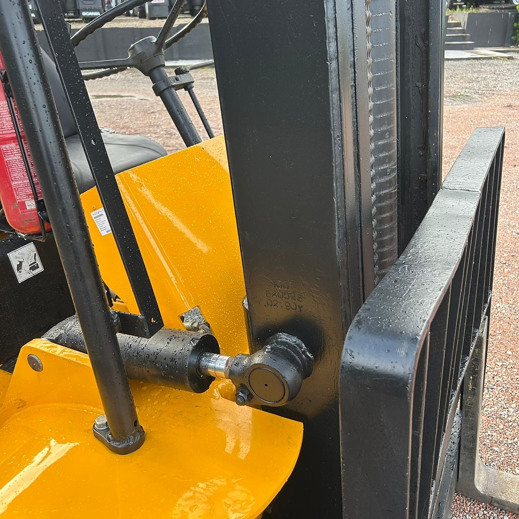 EMPILHADEIRA HYSTER H80.J ANO 1990 de Patio 201 Caminhoes e Carretas no Paraná