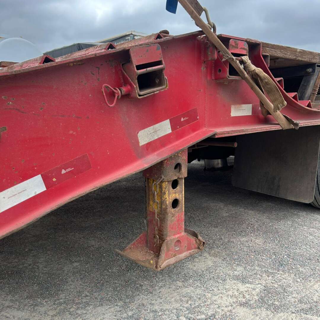 Carreta SEMI-REBOQUE PRANCHA Noma ANO 2013 2+1 Canguru de Patio 201 Caminhoes e Carretas no Paraná