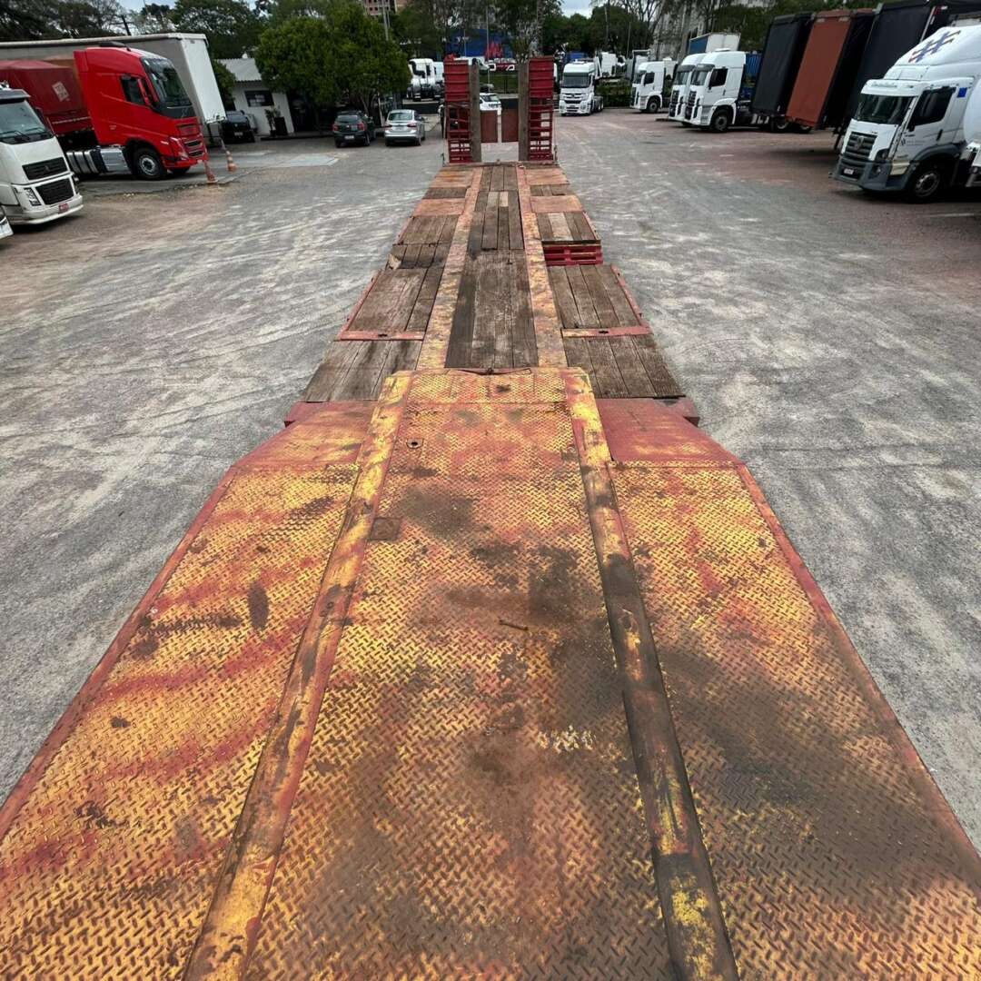 Carreta SEMI-REBOQUE PRANCHA Noma ANO 2013 2+1 Canguru de Patio 201 Caminhoes e Carretas no Paraná