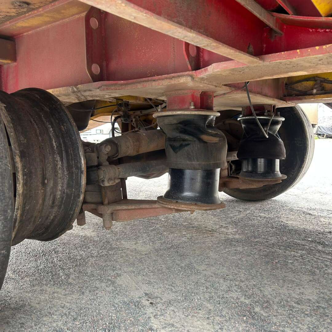 Carreta SEMI-REBOQUE PRANCHA Noma ANO 2013 2+1 Canguru de Patio 201 Caminhoes e Carretas no Paraná