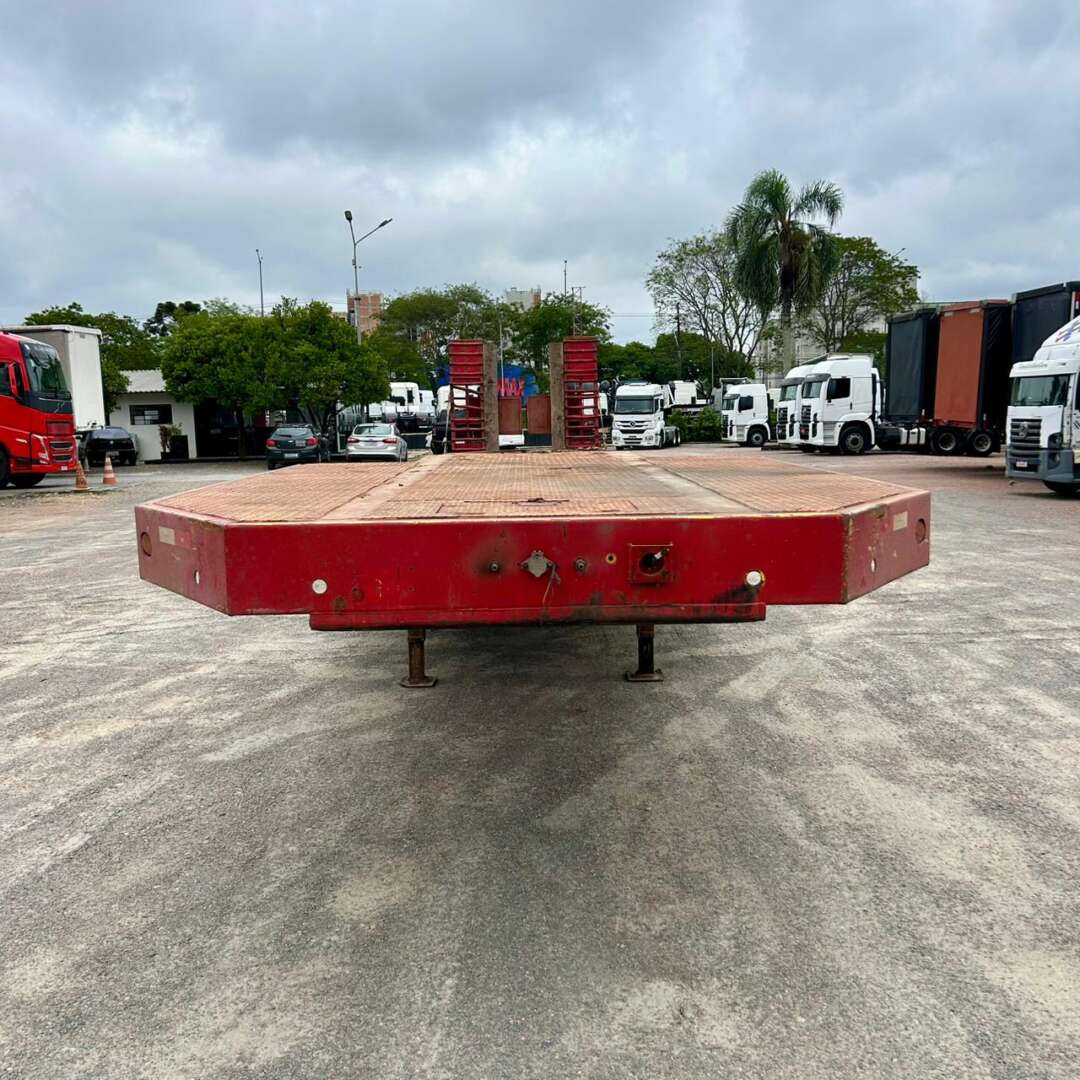 Carreta SEMI-REBOQUE PRANCHA Noma ANO 2013 2+1 Canguru de Patio 201 Caminhoes e Carretas no Paraná