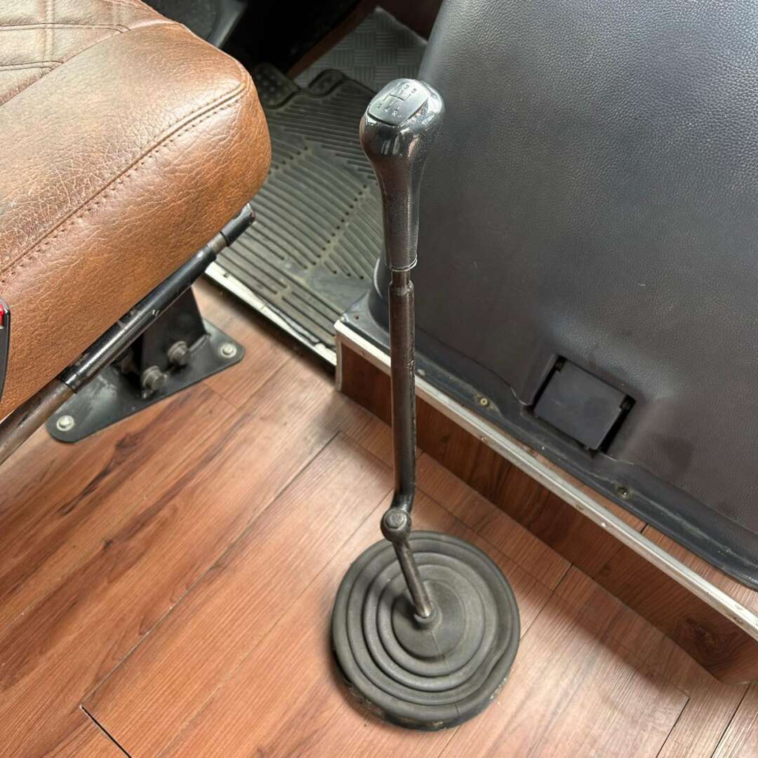 Caminhão MERCEDES BENZ MB 914 Motorhome ANO 2003 de Patio 201 Caminhoes e Carretas no Paraná