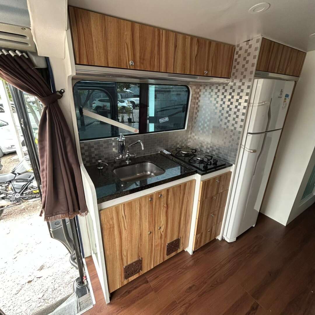 Caminhão MERCEDES BENZ MB 914 Motorhome ANO 2003 de Patio 201 Caminhoes e Carretas no Paraná