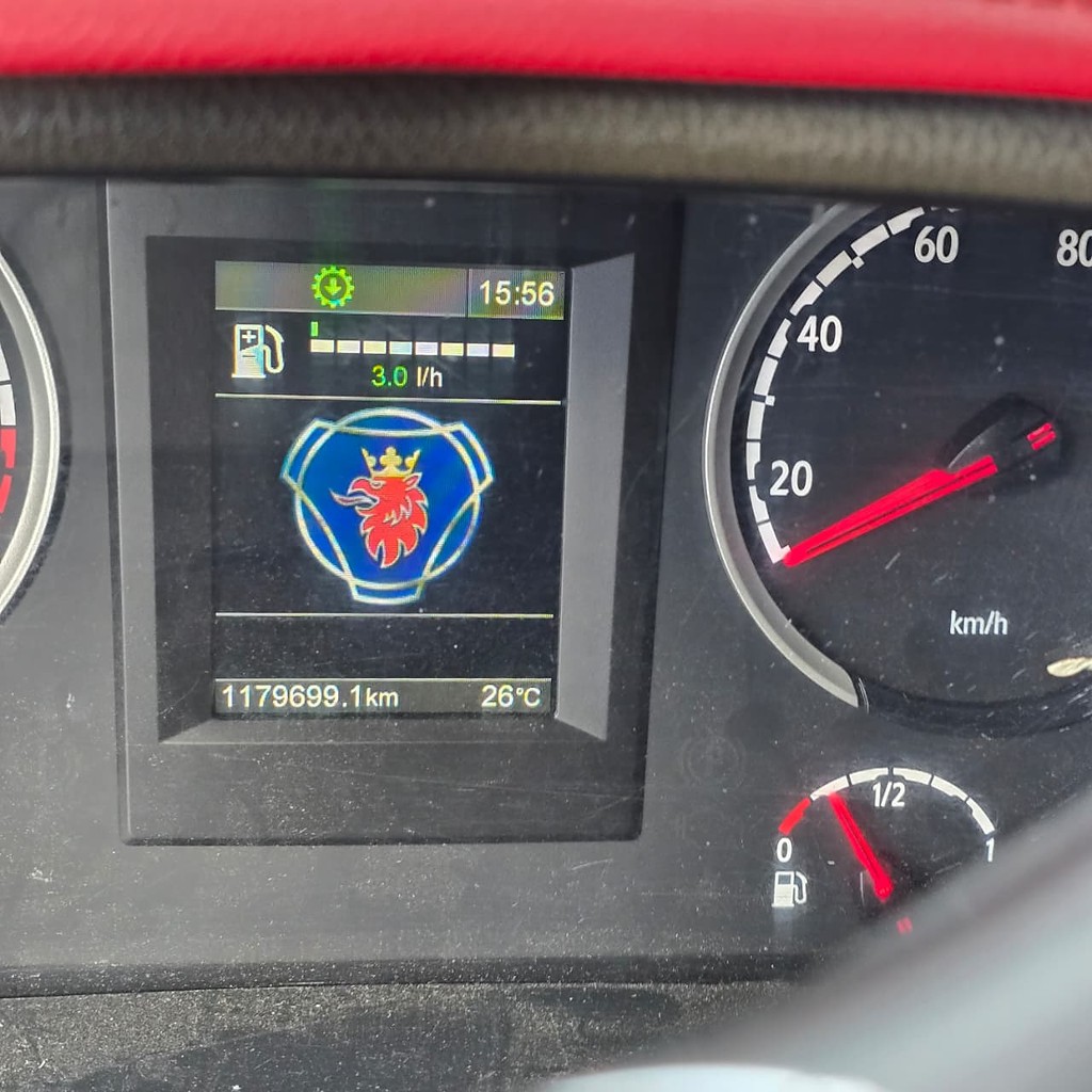 Caminhão SCANIA 440 Cavalo Mecânico ANO 2015 de Patio 201 Caminhoes e Carretas no Paraná